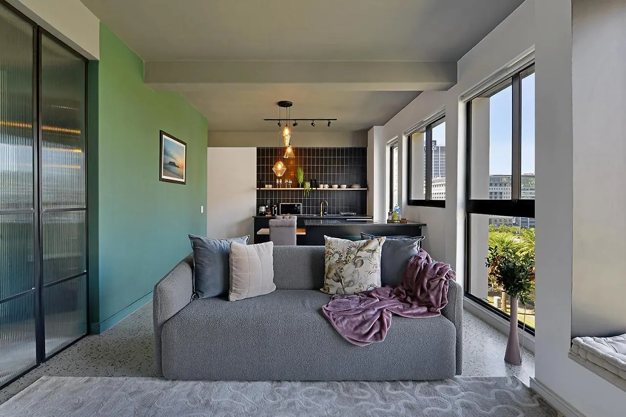 Ira - Luxury Apt With City & Mountain Views Cape Town