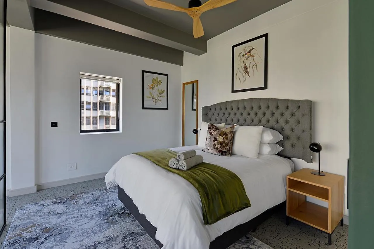 Ira - Luxury Apt With City & Mountain Views Cape Town