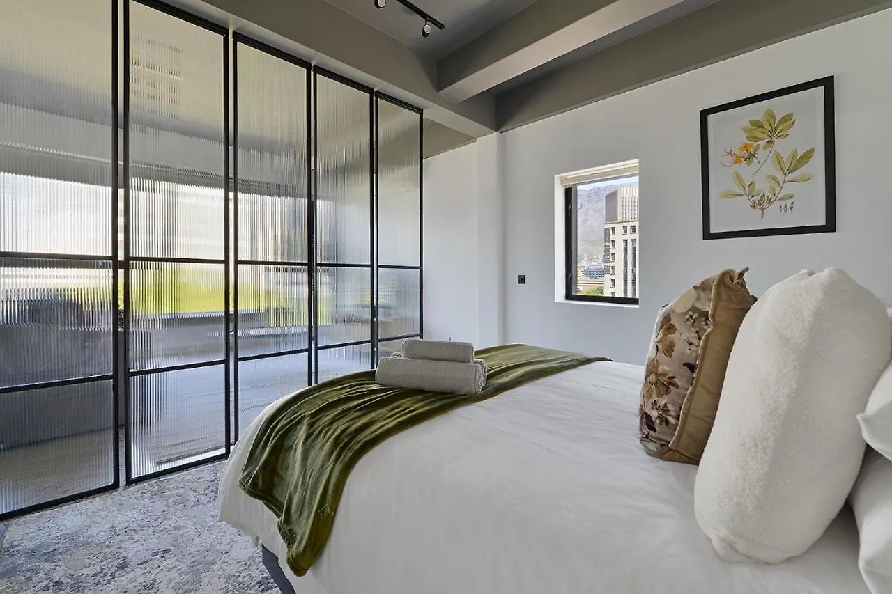 Ira - Luxury Apt With City & Mountain Views Cape Town